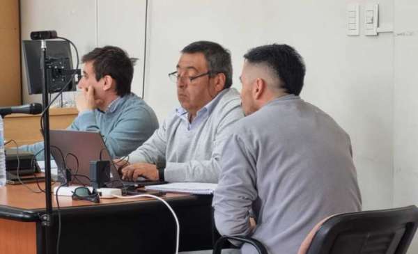 Juicio contra un ex policía acusado de extorsionar a un detenido para transferir su camioneta