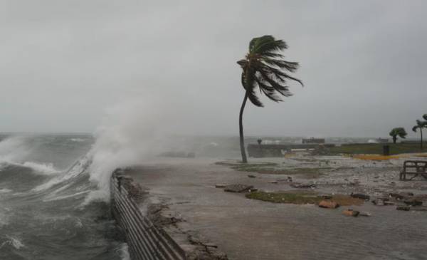 Inundaciones y destrozos en Jamaica por el huracán Melissa