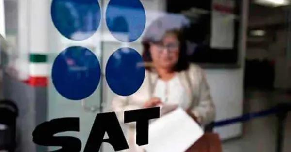 SAT aclara situación con trabajadores en manifestación