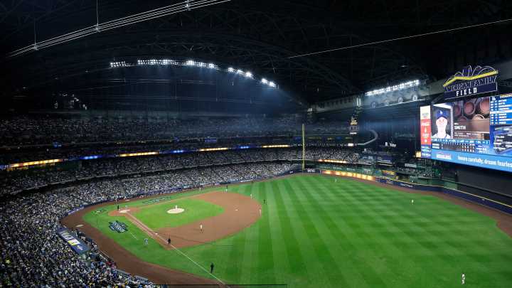 Brewers fan fired after ICE remark to Dodgers fan during…
