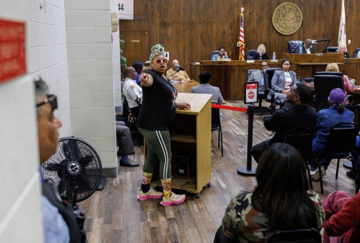 Opinion: The south suburbs are one airport runway away from prosperity