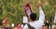 Los médicos cargan contra la "degradación" del sistema que empuja a los jóvenes a marcharse