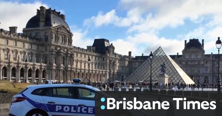 Suspects arrested over theft of crown jewels from Louvre
