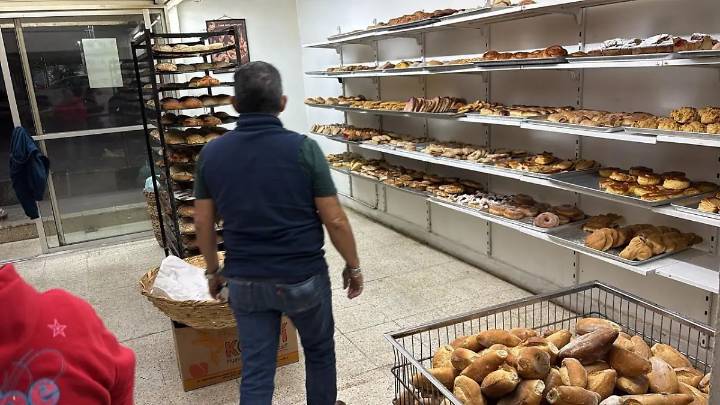Hojaldras en horno de leña contienen sentimientos, señala panadero de Río Blanco