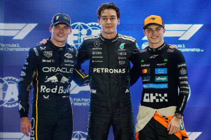 George Russell supera a Max Verstappen y arranca primero en el GP de Singapur