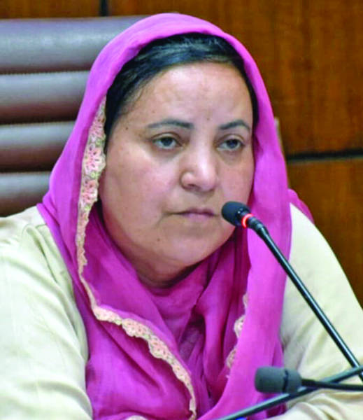 Sakeena reviews performance, functioning of School, Higher Education departments