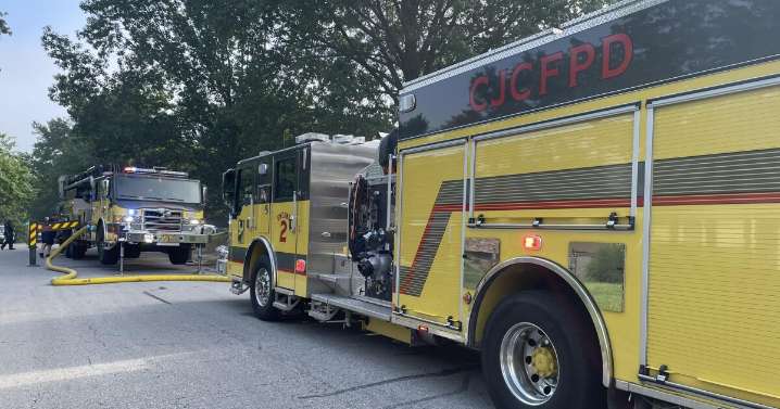 1 person critically injured in Tuesday afternoon Blue Springs house fire