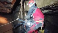 Rescatado un joven santanderino en una cueva en Miera