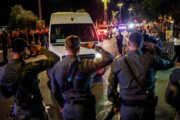 La Cruz Roja entregó al Ejército israelí otros cuatro ataúdes en Gaza