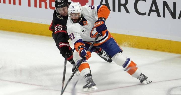 Islanders top Senators 5-4 behind Lee's late game