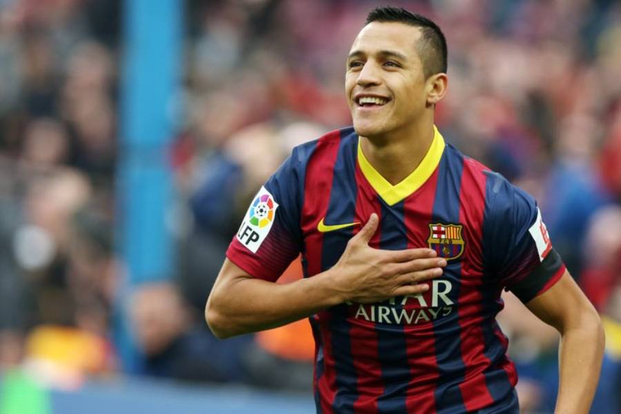 “Un golazo que perdura en la eternidad”: El homenaje del Barcelona a Alexis previo al duelo con el Sevilla