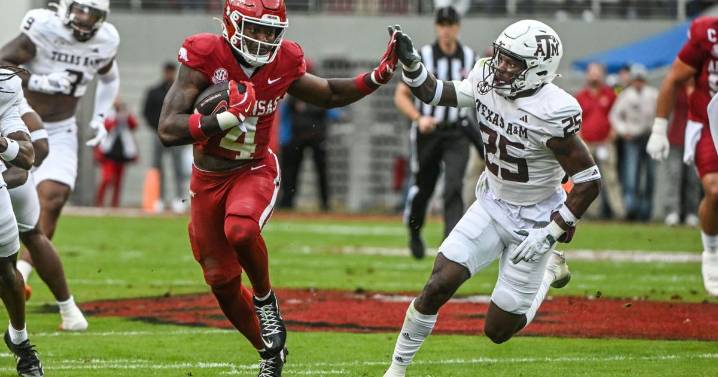 Reed throws for 280 yards and 3 TDs, runs for another score as No. 4 Texas A&M beats Arkansas 45