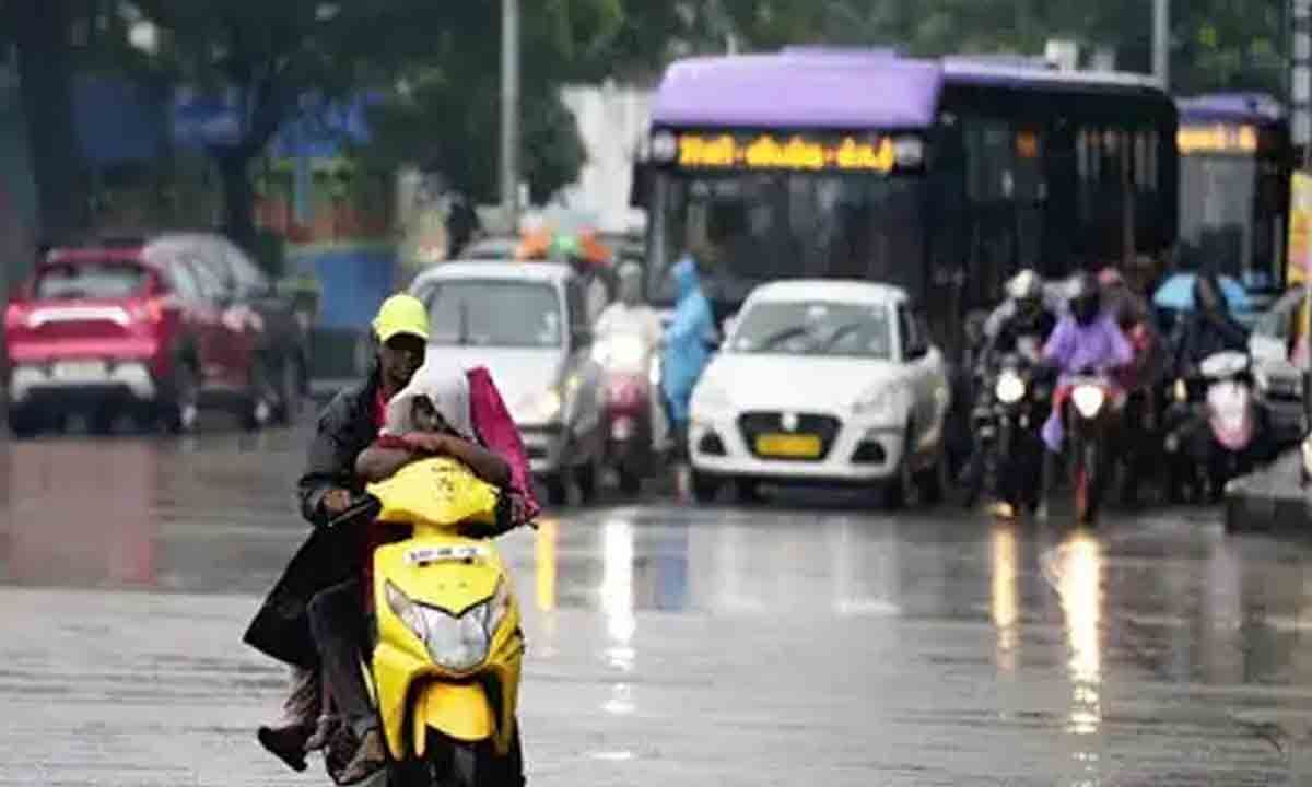 Heavy rain occur in Hyderabad amid cyclone Montha