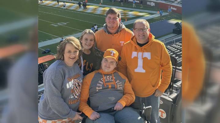 Tennessee man hitting milestones in recovery journey after car crash