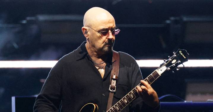Oasis' Paul 'Bonehead' Arthurs Reveals Prostate Cancer Diagnosis