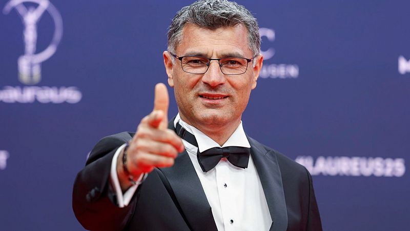 Yusuf Dikeç apunta, dispara y se lleva el oro en la Liga de Campeones fiel a su estilo
