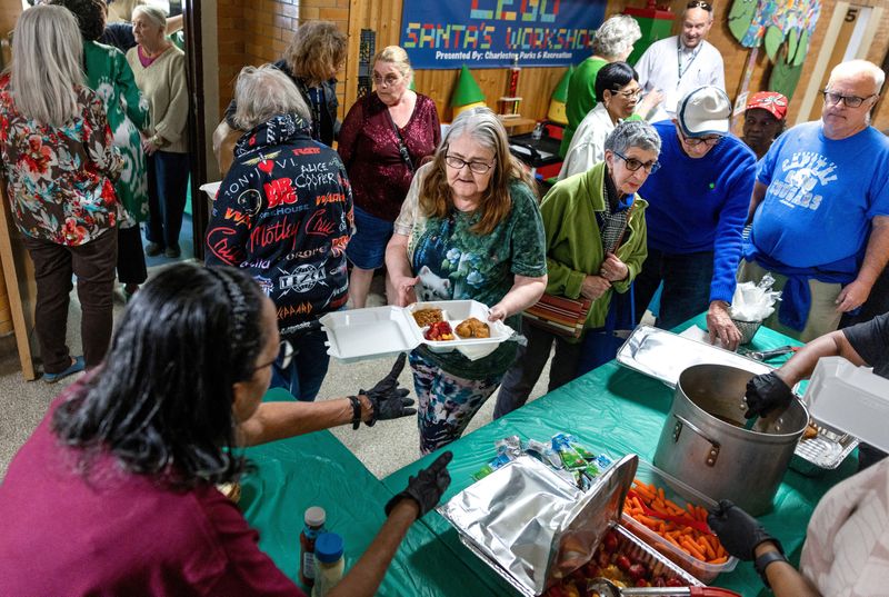 US states warn food aid benefits will halt if federal shutdown drags on