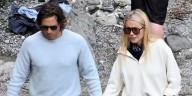 Gwyneth Paltrow Cozies Up to Husband Brad Falchuk on Steven Spielberg’s Yacht in Italy | Brad Falchuk, Gwyneth Paltrow, Jake Paltrow, Kate Capshaw, Steven Spielberg, Wes Anderson | Celebrity News and 
