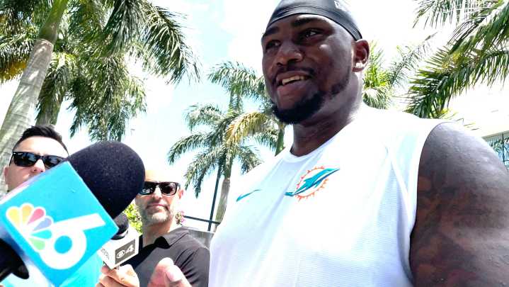 Bayron Matos: Colts sign ex-college basketball player to practice squad