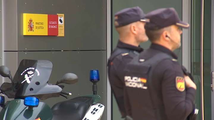 Declaran los tres menores acusados por la muerte de Belén Cortés en el juicio celebrado en Badajoz More