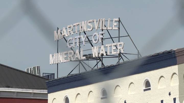 Program rewards downtown Martinsville shoppers during old courthouse construction