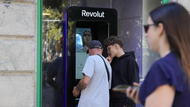 Revolut, el banco que se ha lanzado a la conquista de Cataluña, acorralado en Reino Unido