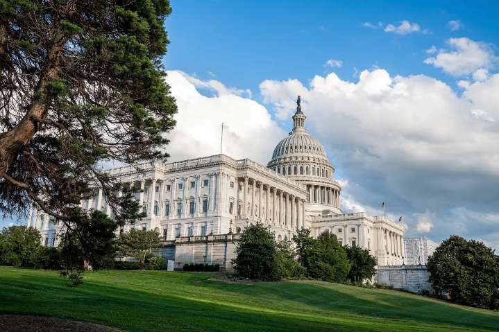 Inician obras para construir salón de baile de Trump en la Casa Blanca