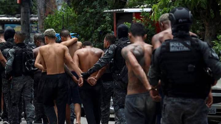 Fotos y videos: así fue el megaoperativo en Río de Janeiro contra el grupo narco Comando Vermelho