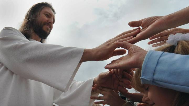 Quién es Vissarion, el líder apocalíptico que se cree Jesucristo