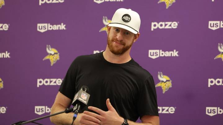 Vikings' Carson Wentz to IR with shoulder injury that requires season