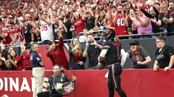 Cardinals lead Titans 21-6 at halftime