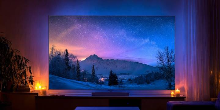 El sencillo y desconocido truco para limpiar la pantalla del televisor: queda como nueva