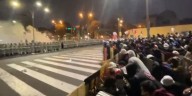 PNP regala víveres a policías que defendieron Centro Histórico frente a protestas, según Óscar Arriola