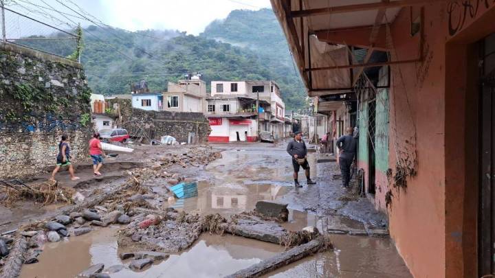 Lentitud del Gobierno de México ante tragedia  por intensas lluvias cobró vidas humanas
