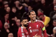 Wayne Rooney takes aim at Virgil van Dijk and Mo Salah over alarming Liverpool slump