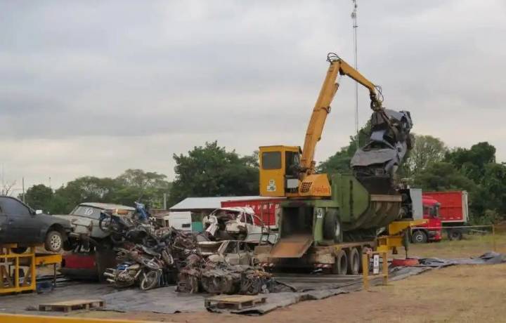 Fuerte cruce entre el municipio capitalino y el Concejo Deliberante por la compactación de vehículos