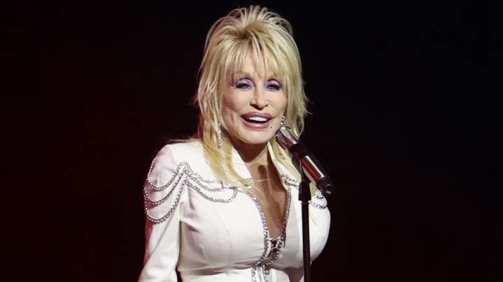 Dolly Parton's Husband Carl Had A Close Bond With Her Sister Freida