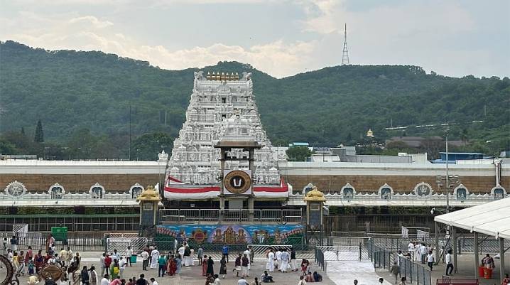 Andhra Pradesh High Court Orders CID Probe into Theft of Offerings at Tirumala Temple