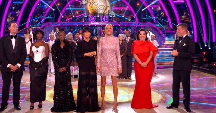 Strictly Come Dancing star offers 'apology' live on
