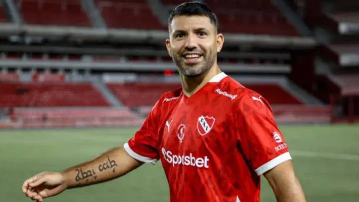 El rol del Kun Agüero en las negociaciones por la nueva indumentaria de Independiente