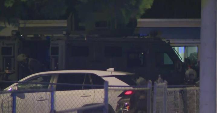 Standoff underway in Fort Lauderdale related to Lauderdale Lakes crash and shooting, deputies say