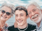 Abuelos y nietos: 5 recomendaciones para fortalecer el vínculo