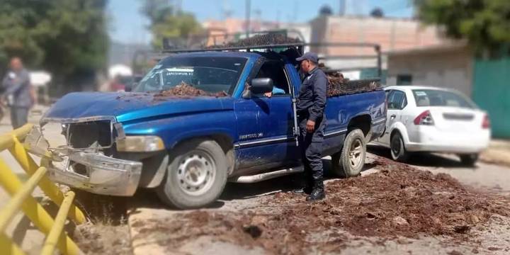 Conductor ebrio choca en puente