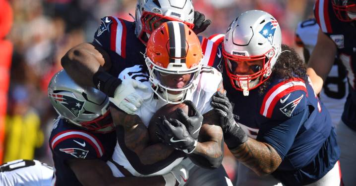 PHOTOS: Browns lose to Patriots 32