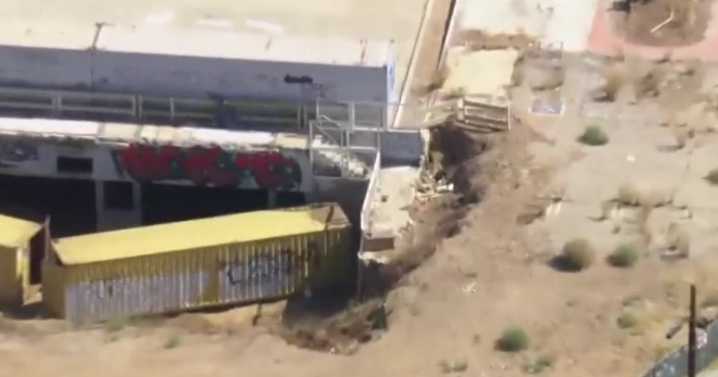 LAPD officers, bomb squad investigating suspicious device found in Tarzana