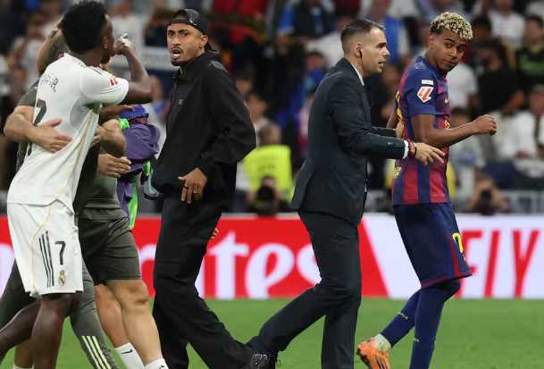 Final caliente! Reviva la tangana entre Real Madrid y Barcelona