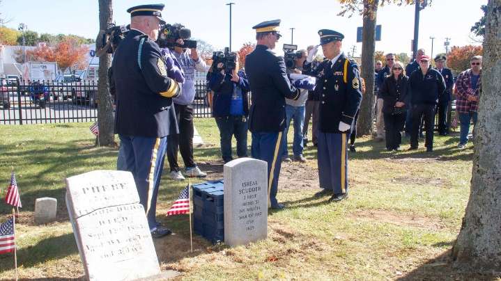 Burr family cemetery in Commack rededicated to honor war veterans