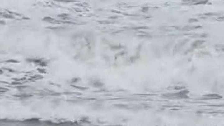 Hurricane Melissa closes in on Jamaica