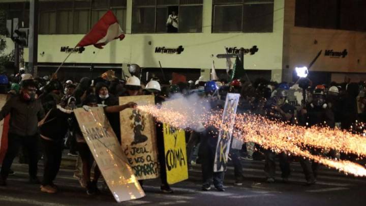 Imágenes de la violencia en las protestas contra Jerí en Perú