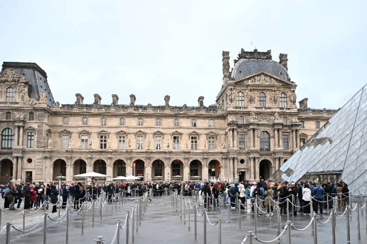 Estiman robo de Louvre en más de 100 mdd